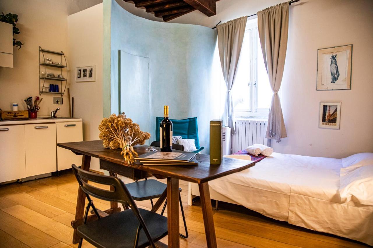 Apartamento Studio In Tornabuoni Within A Renaissance Building *