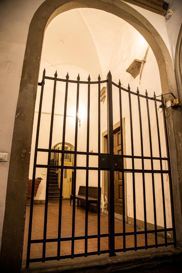 Apartamento Studio In Tornabuoni Within A Renaissance Building *