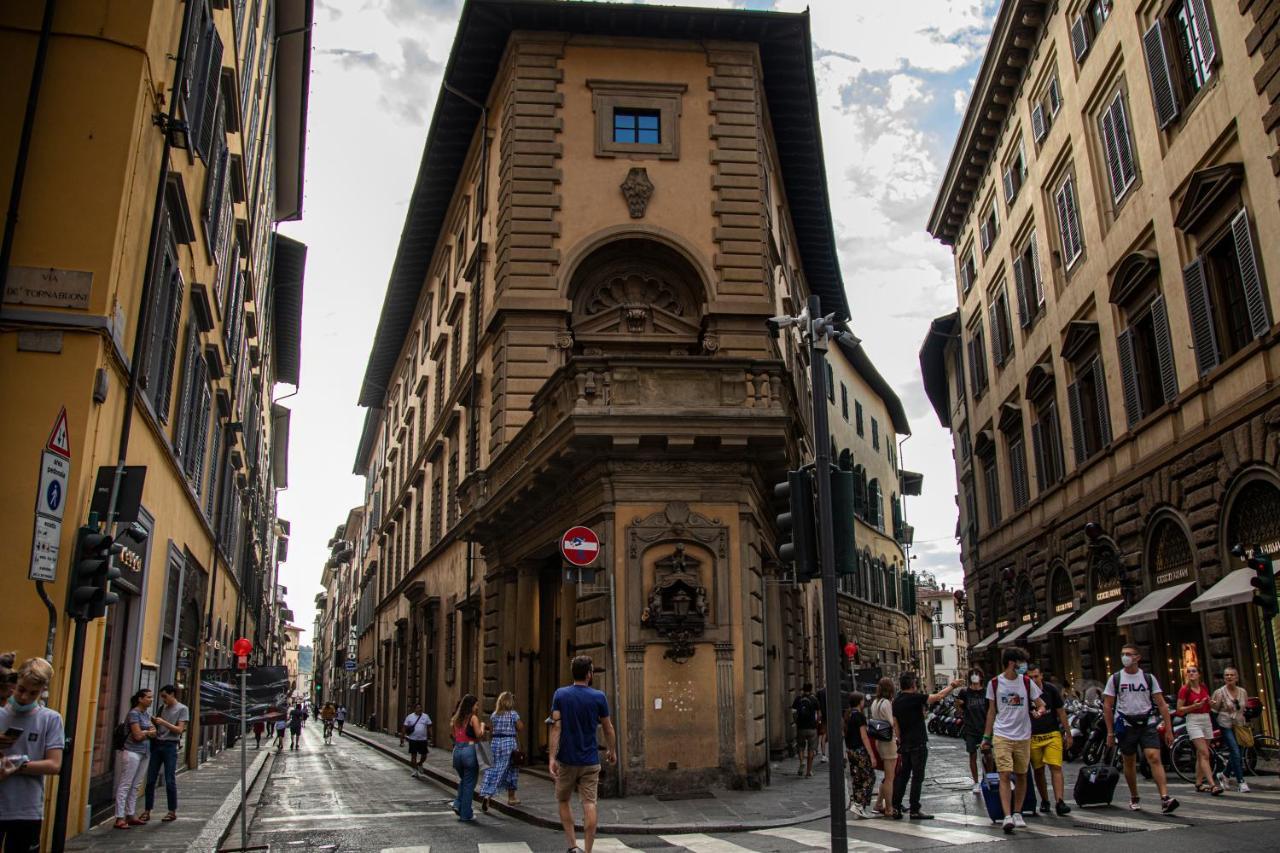 Studio In Tornabuoni Within A Renaissance Building Florencia