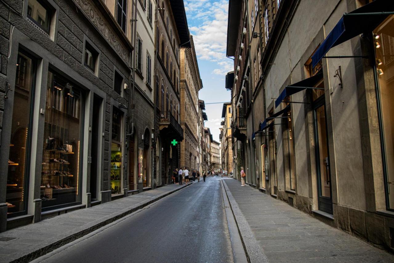 Studio In Tornabuoni Within A Renaissance Building Apartamento